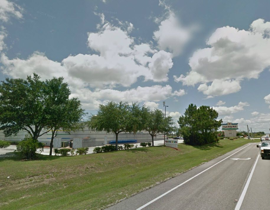 Toys R Us: 9 Eagle Ridge Drive, Lake Wales, FL 33859